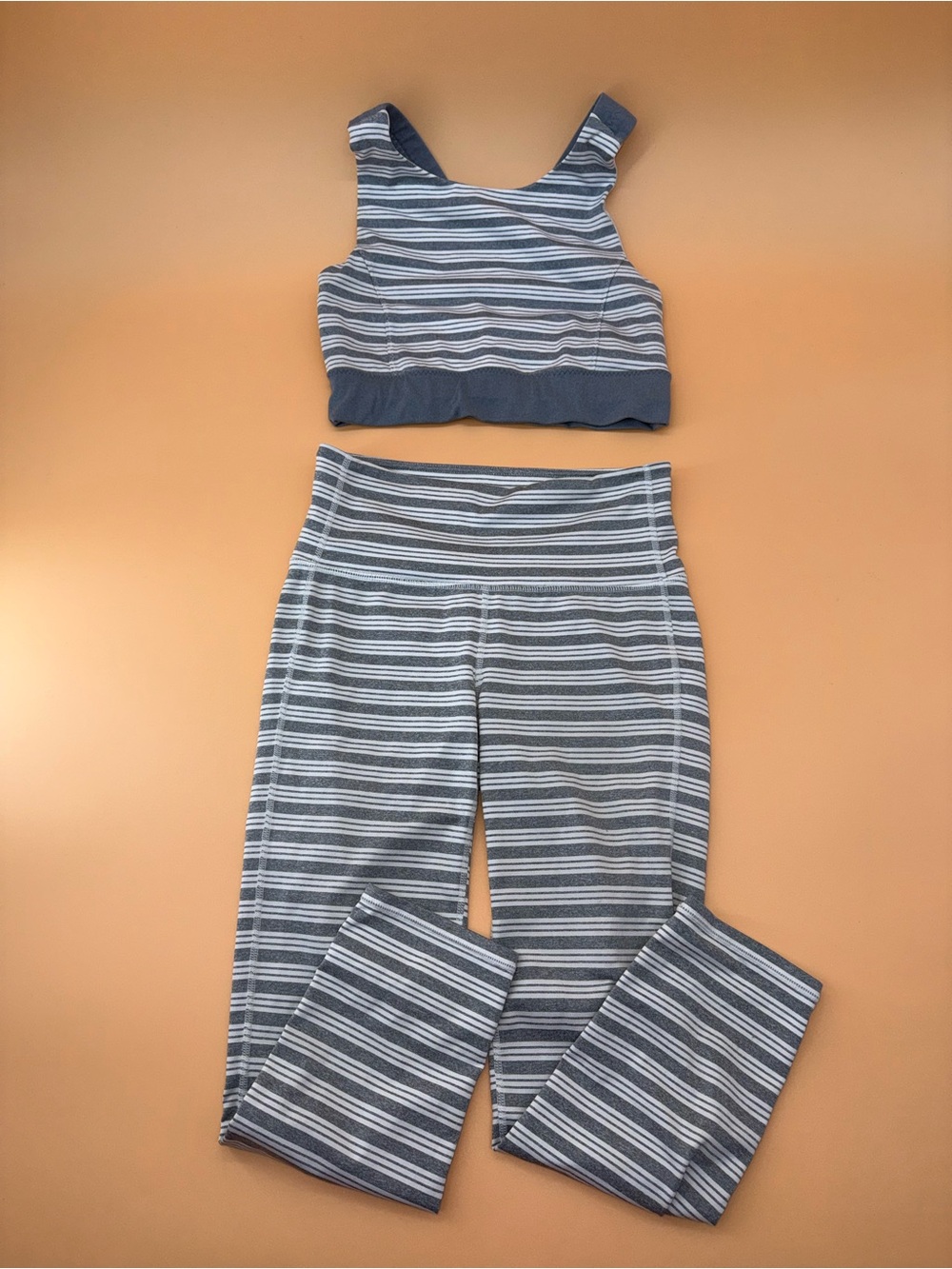 Athleta Gray White Striped 2 Piece Workout Set Sports Bra Leggings Y2K